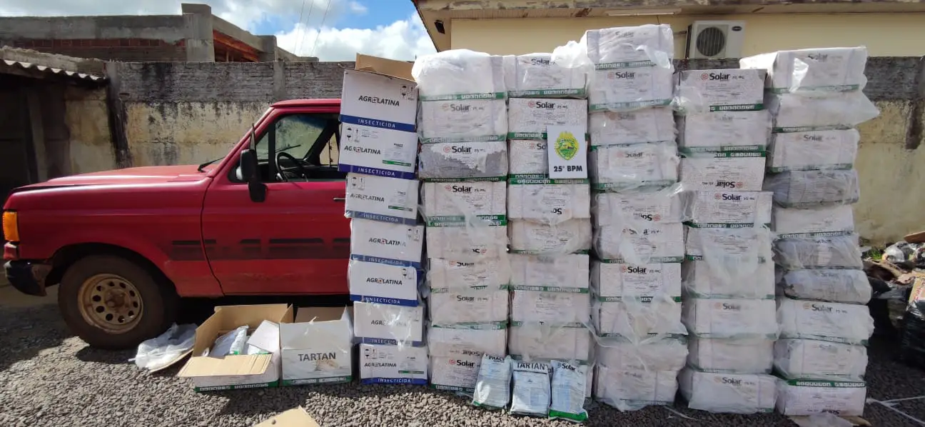 Jovem é detido com 560 quilos de agrotóxico em Altônia Jovem é detido com 560 quilos de agrotóxico em Altônia