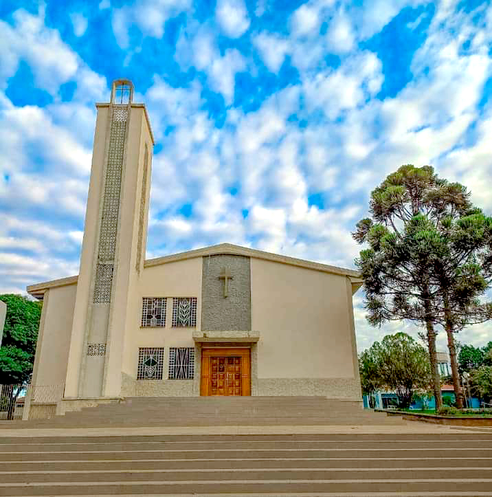 Criminosos invadem igreja Matriz em Icaraima e furtam diversos objetivos.