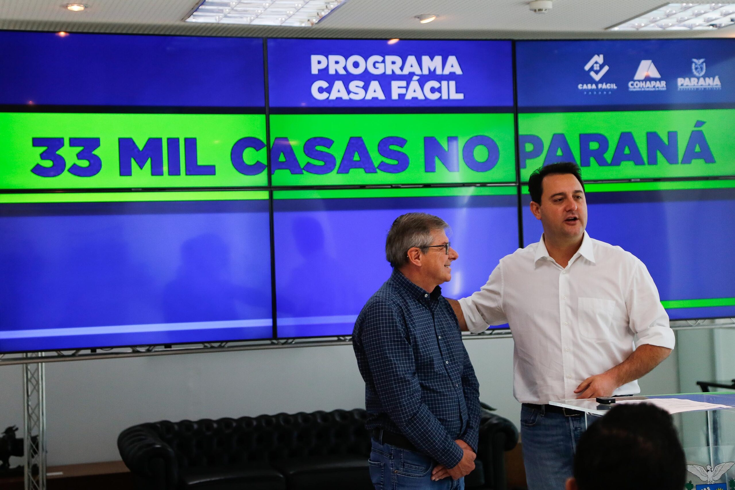 Governador confirma liberação de R$ 72,4 milhões para famílias paranaenses investirem na casa própria Governador confirma liberação de R$ 72,4 milhões para famílias paranaenses investirem na casa própria