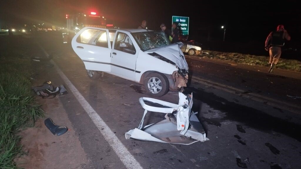 Uma pessoa morre no choque entre veículos na PR-323, em Cruzeiro do Oeste