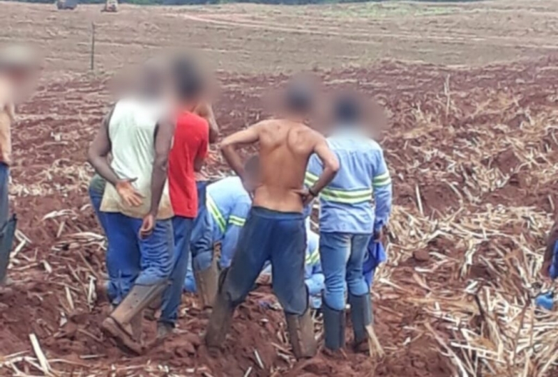 Trabalhadores rurais são atingidos por raio em Ivaté e um deles acaba morrendo