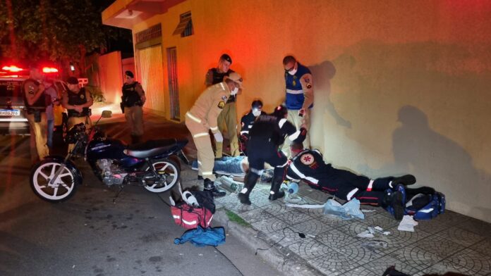 Homem que estava com moto furtada é espancado por motoboys Homem que estava com moto furtada é espancado por motoboys