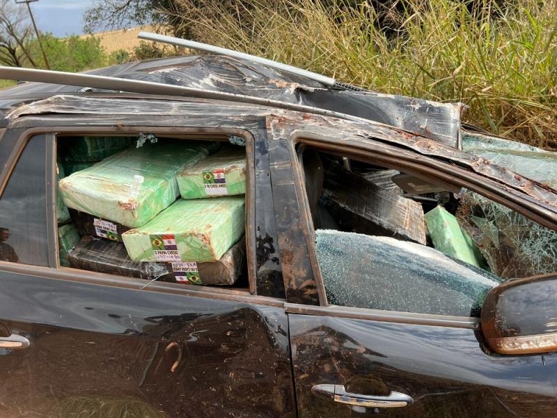 Carro envolvido em acidente com morte em Guaíra transportava uma tonelada de maconha