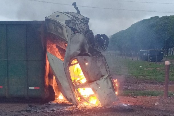 Homem mata esposa em Querência do Norte e depois morre carbonizado após colidir com caçamba