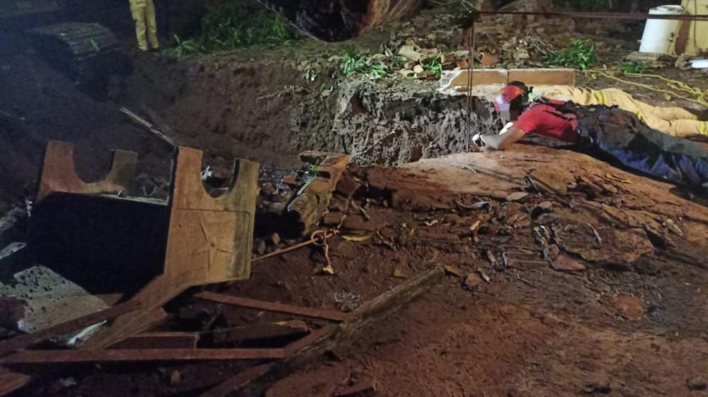 Homem morre afogado ao cair em um poço de 15 metros durante o resgate em Brasilândia do Sul