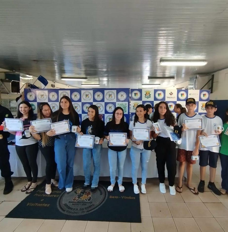 Concurso premia alunos do colégio Desembargador Antônio Ferreira F. da Costa