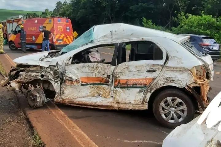 Condutor com carro de Umuarama morre em acidente envolvendo 6 veículos na PR-182