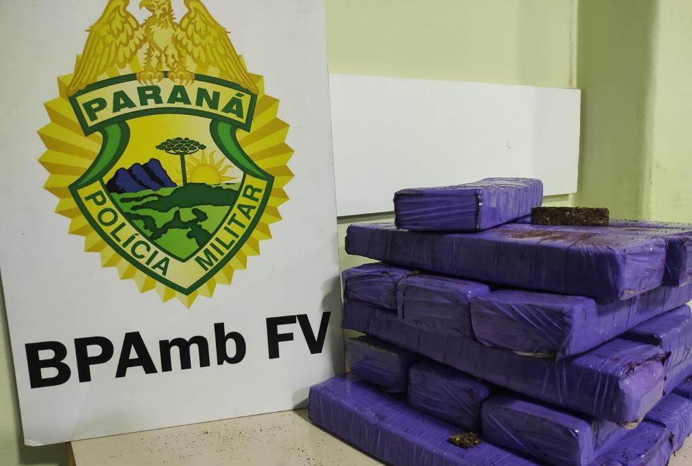 Polícia Ambiental apreende 15 quilos de maconha durante abordagem em ônibus em Icaraíma
