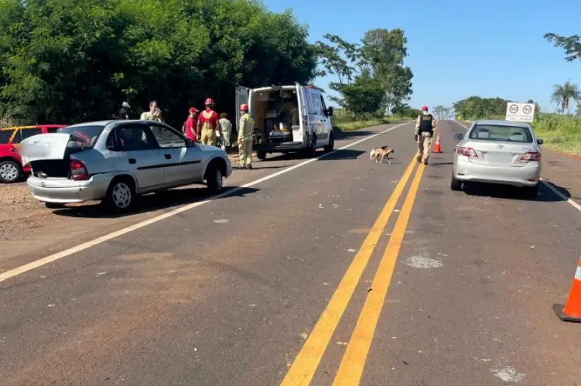 Três pessoas ficam feridas em colisão entre Corolla de Icaraíma e Classic de Iporã Três pessoas ficam feridas em colisão entre Corolla de Icaraíma e Classic de Iporã