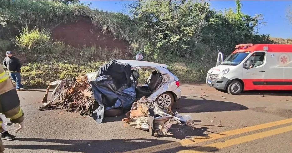 Pai e filho morrem em grave acidente na Estrada Boiadeira