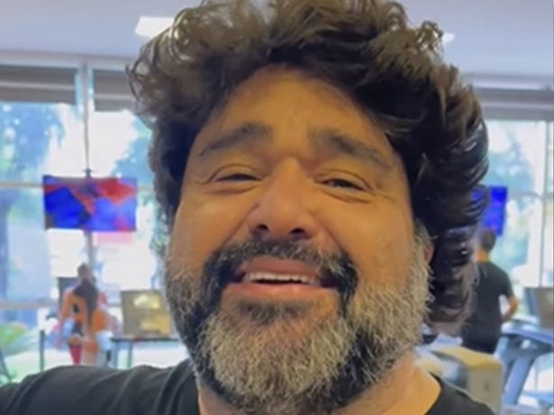 Fabiano, da dupla com César Menotti, sofre acidente e capota carro a caminho do Rio Fabiano, da dupla com César Menotti, sofre acidente e capota carro a caminho do Rio