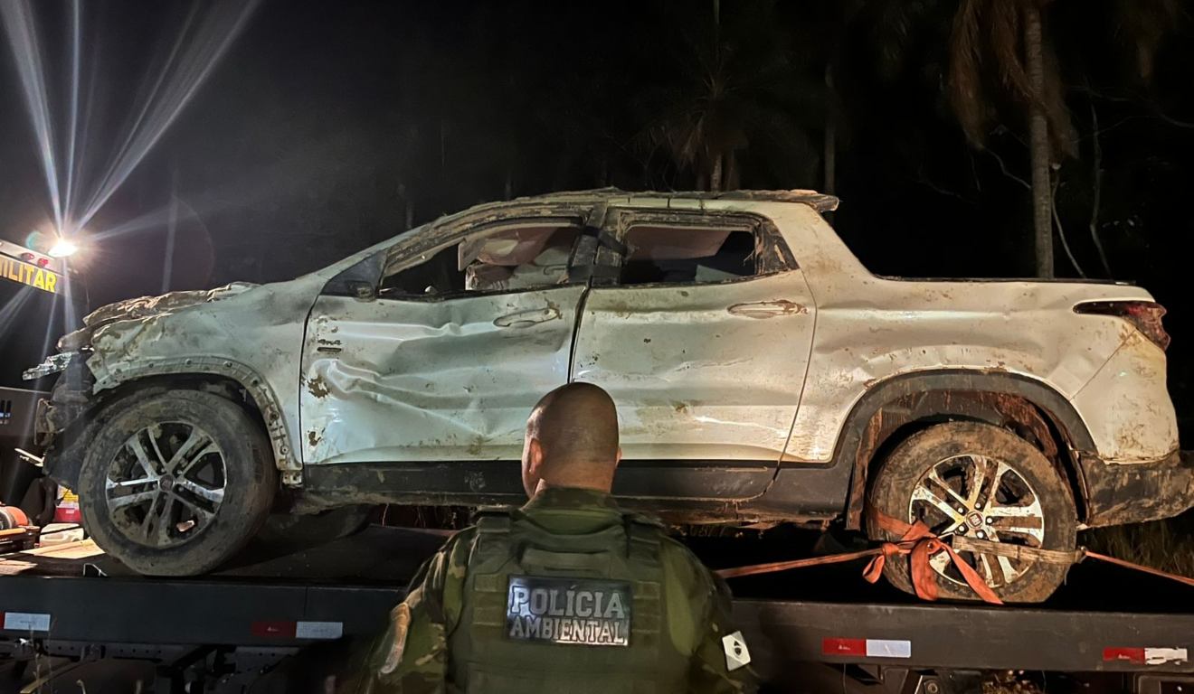 Sangue e marcas de tiro foram encontrados em carro de desaparecidos de Icaraíma Sangue e marcas de tiro foram encontrados em carro de desaparecidos de Icaraíma