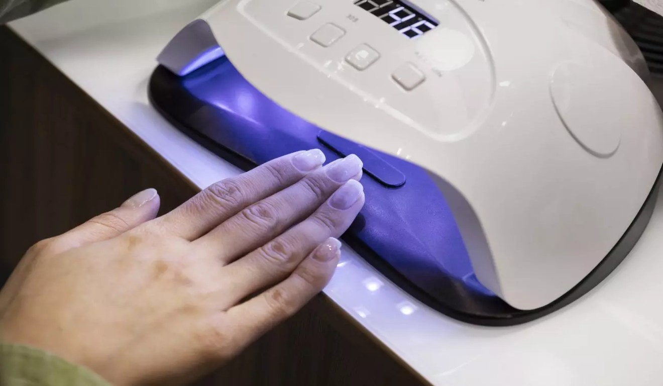 Anvisa proíbe unhas em gel que podem causar câncer e infertilidade